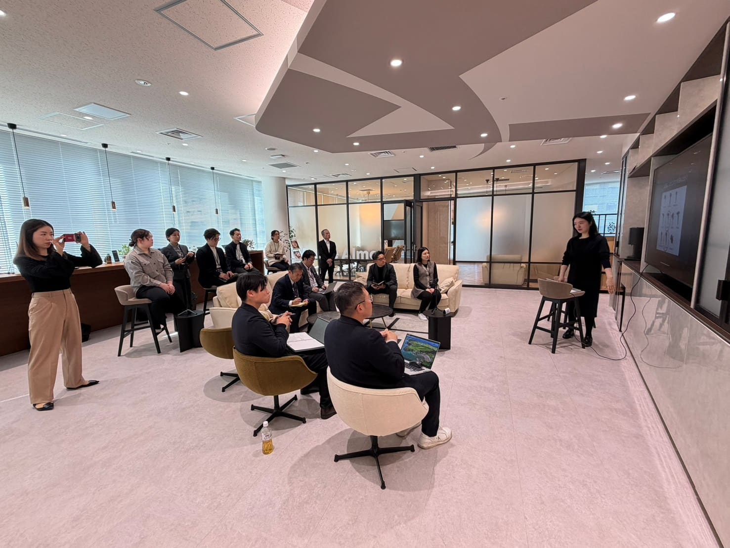 Alma Lasers Japan本社にて社内研修を担当